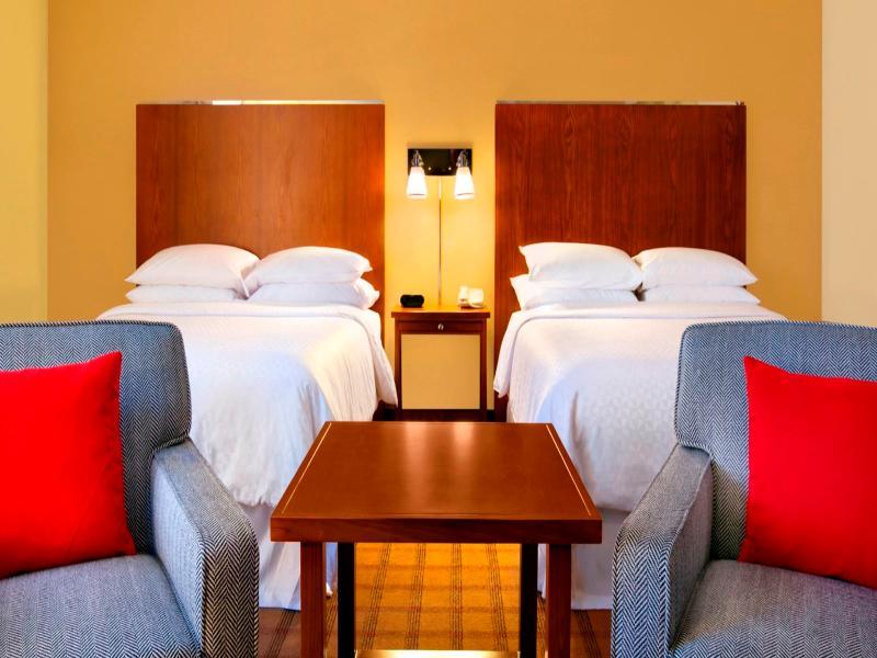 Four Points By Sheraton Victoria Gateway Langford Eksteriør billede