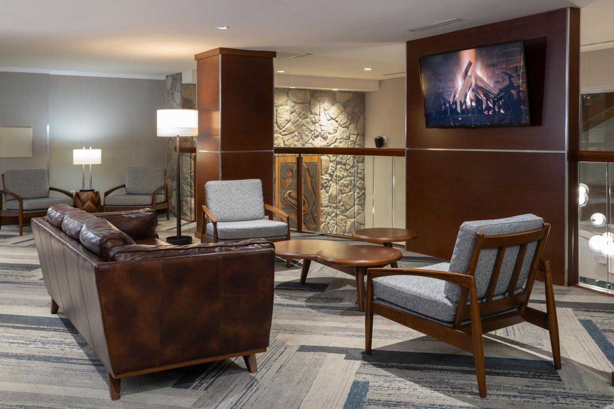 Four Points By Sheraton Victoria Gateway Langford Eksteriør billede