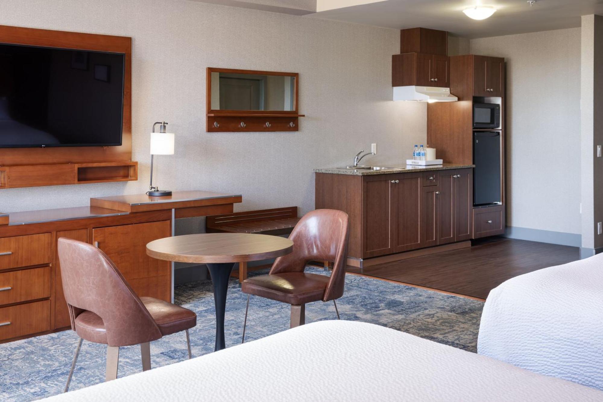 Four Points By Sheraton Victoria Gateway Langford Eksteriør billede