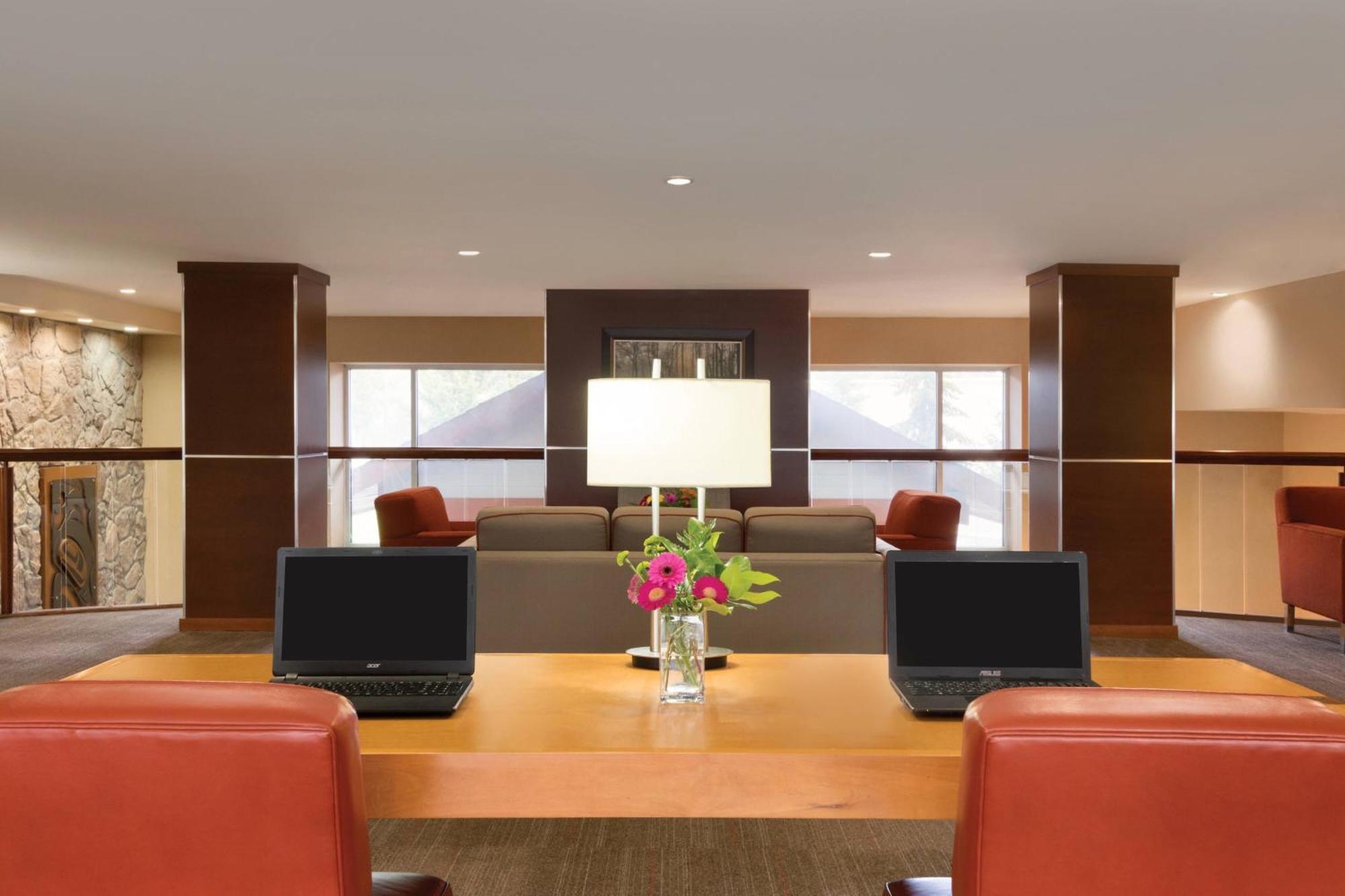Four Points By Sheraton Victoria Gateway Langford Eksteriør billede
